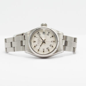 Vintagekello Rolex Oyster Perpetual Date – teräksinen klassikko roomalaisin numeroin ja automaattikoneistolla.