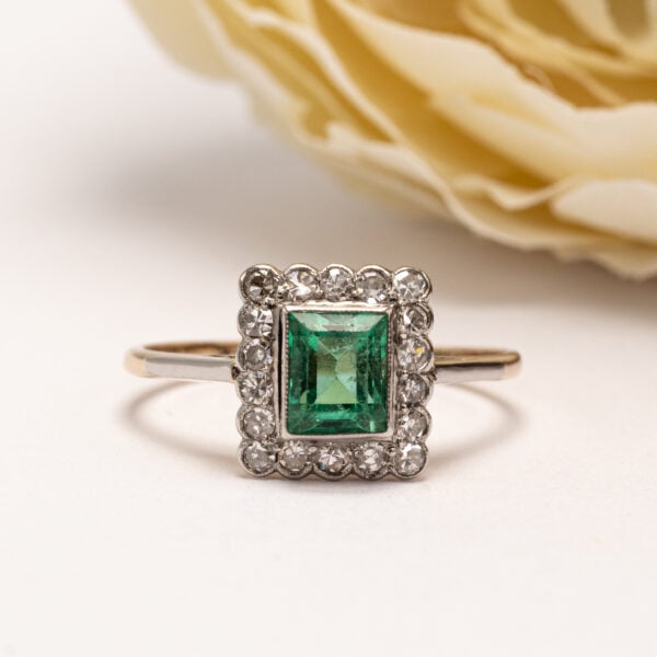 Uyda yosh er-xotinning pornosini tomosha qilish Chatterbox giggler porno