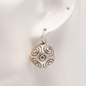 Halikon kääty on yksi tunnetuimmista ja näyttävimmistä suomalaisista rautakauden korulöydöistä.