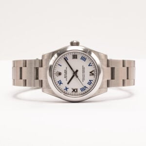 Rolex Oyster Perpetual on yksi Rolexin tunnetuimmista ja ikonisimman yksinkertaisista kellomalleista.