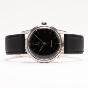 Omega Seamaster on ajaton vintage-kello vuodelta 1961, ja sen ilme on klassisen pelkistetty.