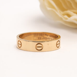 Cartier on ranskalainen luksuskoru- ja kellobrändi, joka perustettiin vuonna 1847 Pariisissa Louis-François Cartier’n toimesta.