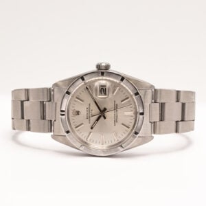 Rolex Date on ajaton klassikkokello, joka edustaa Rolexin tunnistettavaa laatua ja hillittyä muotoilua.