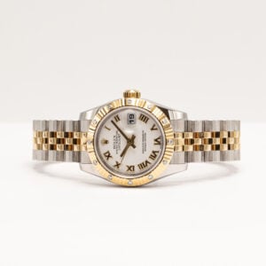 Rolex Datejust on ajaton klassikkokello, joka yhdistää Rolexin tunnetun laadun ja hienostuneen muotoilun.