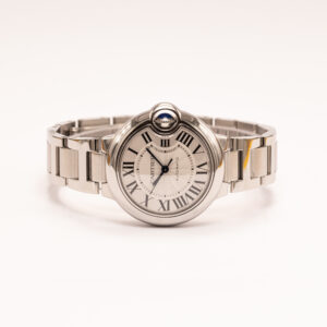 Cartier Ballon Bleu on tunnistettava klassikko, jossa korostuvat pehmeät linjat ja harmoninen muotoilu.