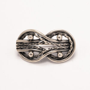 Teljänneito on perinteinen ja ajaton korumallisto Kalevala Korulta, ja se on säilyttänyt suosionsa vuosikymmenten ajan.