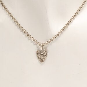 Kalevala korun Elämän roihu -sarja on toteutettu Duudsonien kanssa. Sarja syntyi ajatuksesta kuvata elämän voimaa ja sisäistä liekkiä.