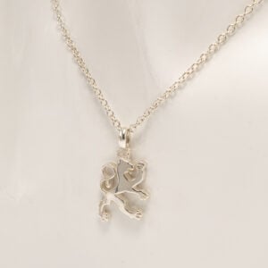 Suomen naarasleijona on Kalevala Korun korusarja, jonka suunnitteli korutaiteilija Tony Granholm. Sarja syntyi kunnianosoituksena suomalaiselle naiselle