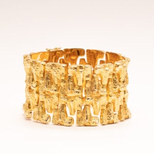 Björn Weckströmin suunnittelema Porotokka-rannekoru, jonka on valmistanut Lapponia Helsingissä vuonna 1971.