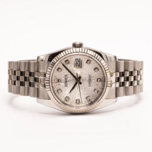 Rolex Datejust 36 on ajaton klassikkokello, joka yhdistää Rolexin tunnetun laadun ja hienostuneen muotoilun.