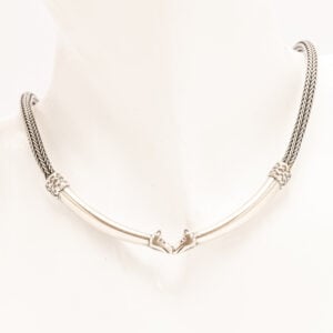 Tony Granholmin suunnittelemat Hirvenpää-korut juhlistivat alkavaa uutta vuosituhatta.