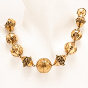 Ikoninen Halikon kääty on yksi Kalevala Korun tunnetuimmista ja arvostetuimmista koruista.