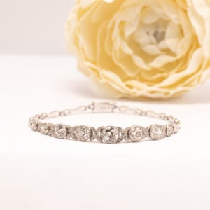 Torbjörn Tillanderin platinainen art deco -timanttirannekoru 1920–30-luvulta. Vanhahiontaiset timantit yht. 4,20 ct ja sivutimantit 0,30 ct.