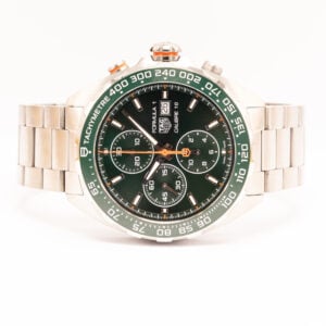 TAG Heuer Formula 1 Calibre 16 automaattikronografi. Vihreä taulu ja takymetrikehä, 200 m vesitiiviys sekä sporttinen teräsranneke.