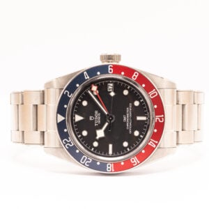 Tudor Black Bay GMT 41 mm. COSC-kronometri, ikoninen Pepsi-GMT-kehä sekä alkuperäiset paperit ja kotelo sisältyvät.