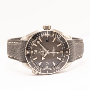 Omega Seamaster Planet Ocean Co-Axial 600M. Master Chronometer, 600 m vesitiiviys ja ikoninen ammattitason sukelluskello.