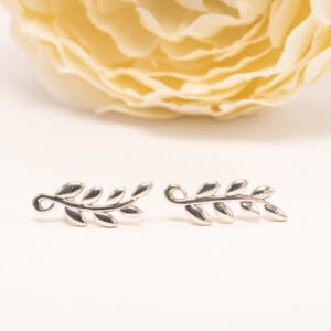 Tiffany & Co. Paloma Picasso Olive Leaf Climber -korvakorut hopeasta. Ajaton lehtiaihe. Mukana Tiffany-kotelo ja alkuperäinen ostokuitti.
