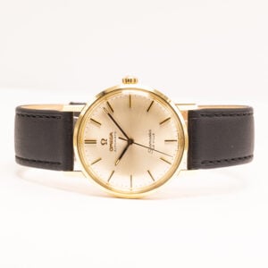 Vintage Omega Seamaster De Ville vuodelta 1966. 14k keltakultainen kuori, mekaaninen koneisto ja täyshuolto 6/2026. Toimitetaan huoltosaatteen kanssa.