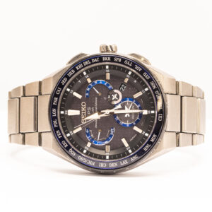 Seiko Astron HondaJet Special Edition 45 mm. GPS Solar -teknologia, teräsranneke ja ilmailuhenkinen erikoismalli.