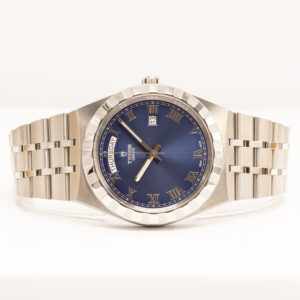 Tudor Royal 41 mm ref. M28600-0005. Teräskuori, sininen taulu, automaattikoneisto sekä päivä- ja päivämääränäyttö. Uusi ja käyttämätön.