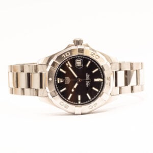TAG Heuer Aquaracer Automatic 32 mm, ref. WBD2310.BA0740. Teräskuori ja -ranneke, automaattikoneisto, päivämäärä ja 300 m vesitiiviys.