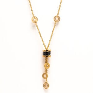 Bvlgari B.zero1 -timanttikaulakoru 18k keltakultaa ja mustaa keramiikkaa. Näyttävä italialainen designkoru ikonisen B.zero1-malliston tyyliin.